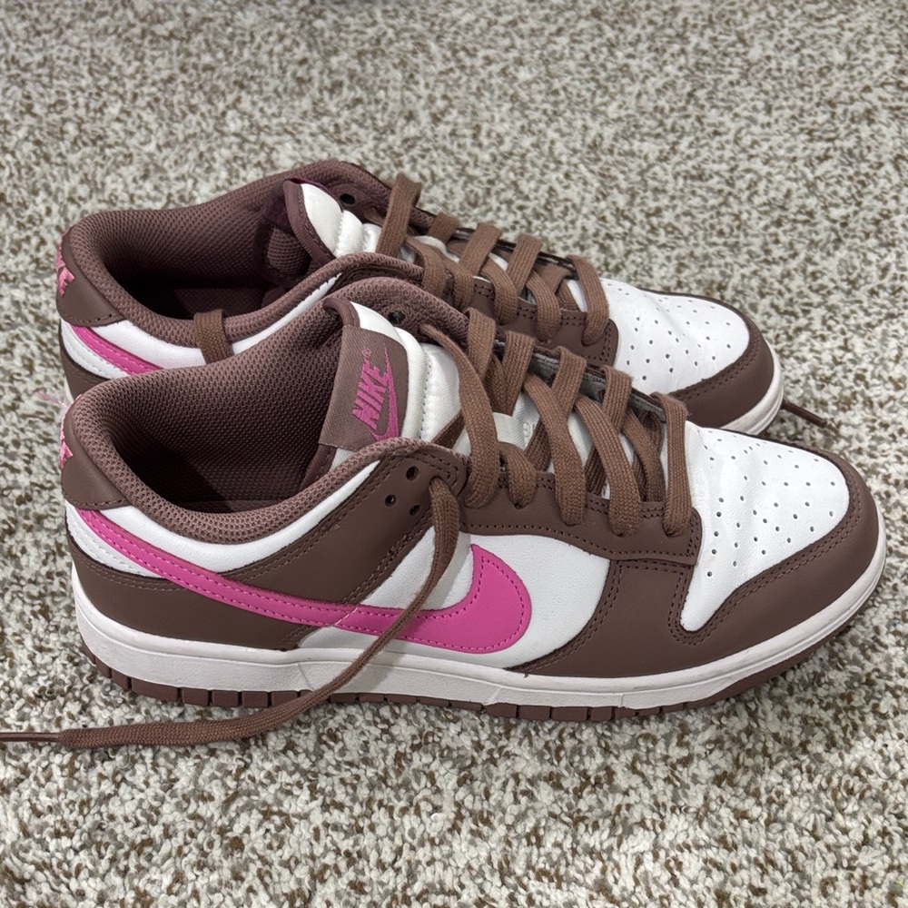 Nike Women's White, Brown, and Pink Sneakers